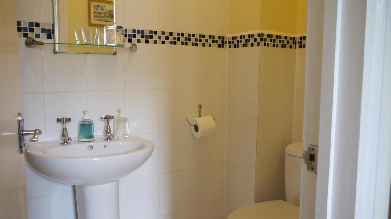 Gable Lodge Guest House Lynton Bagian luar foto
