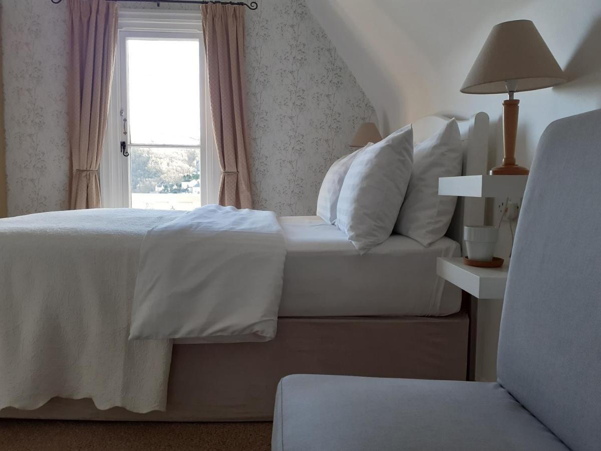 Gable Lodge Guest House Lynton Bagian luar foto